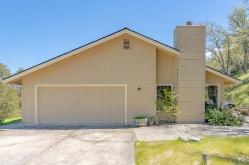 21032 Cachagua Rd, Tassajara Hot Springs, CA 93924-9366