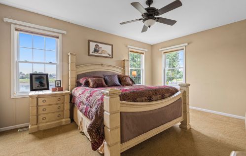 816 Mark Ln, Pingree Grove IL  60140-8278 exterior