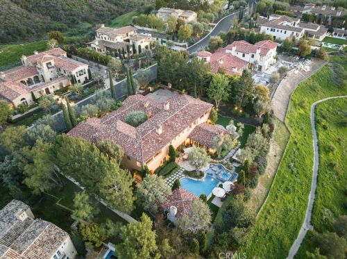 47 Echo Gln, Irvine CA  92603-0421 exterior