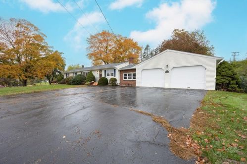 47 Gregory Rd, Wallingford, CT 06492-2143