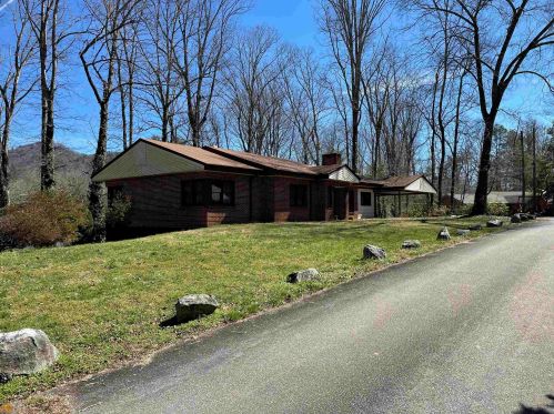 61 Post Oak St, Clayton, GA 30525-5639