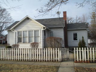 300 Blackman St, Alden, IL 60033-2404