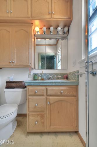 1168 Alma St, Glendale CA  91202-2054 exterior