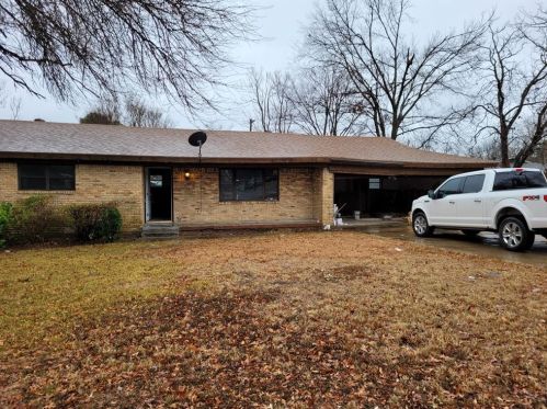 7200 Marilyn Ln, Fort Worth TX  76180-7986 exterior