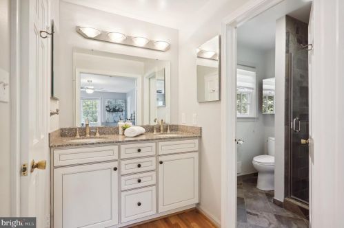 1221 Pinecrest Cir, Silver Spring MD 20910-1626 exterior