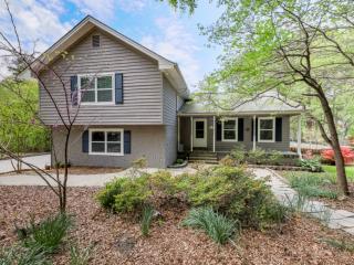 2770 Rock Creek Dr, Marietta, GA 30064-4446