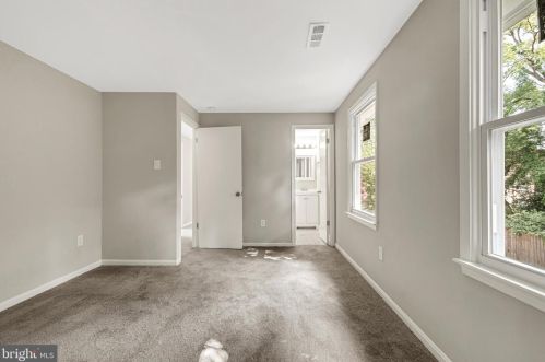 8902 Albert Stewart Ln, Silver Spring MD 20910-1949 exterior