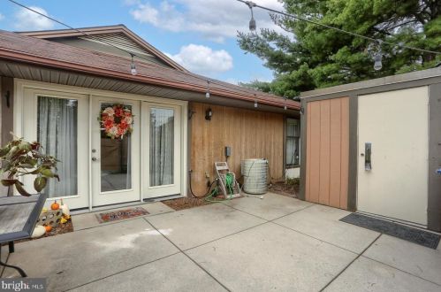 1 Abbey Ct, Carlisle, PA 17015-4365