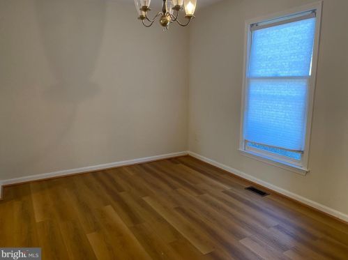 6267 Rathlin Dr, Springfield VA  22152-2170 exterior