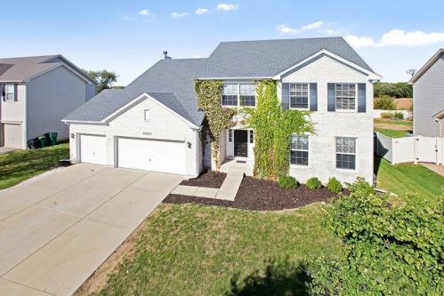 26262 Silver Stream Dr, Minooka, IL 60410-3449