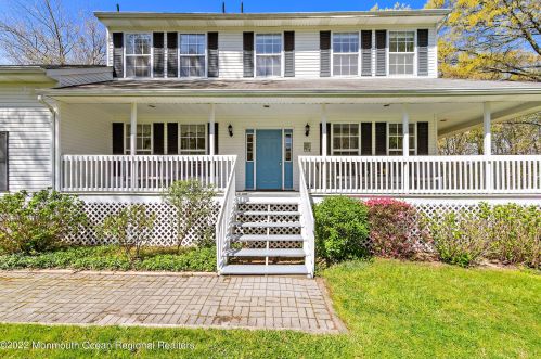 292 Middle Rd, Holmdel Village, NJ 07733-1009