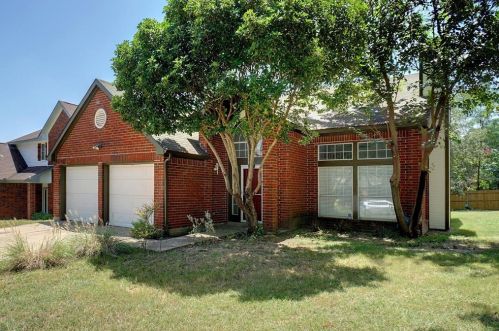 10029 Long Rifle Dr, Fort Worth, TX 76108-4154