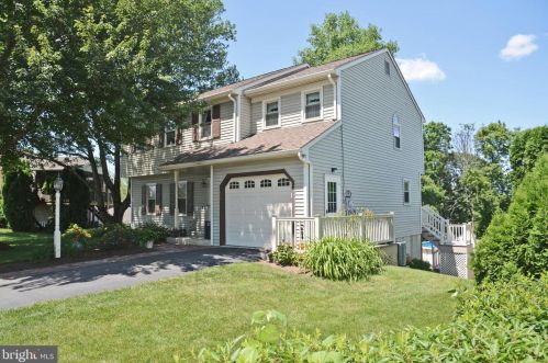 1749 Wilderness Rd, Lancaster, PA 17603-9325