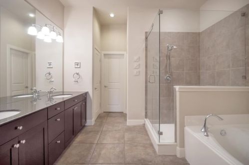 701 1st St, Fort Worth TX  76102-2705 exterior