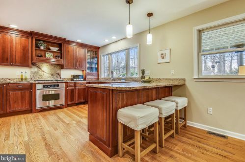 36 Whittier Pkwy, Severna Park MD 21146-3051 exterior