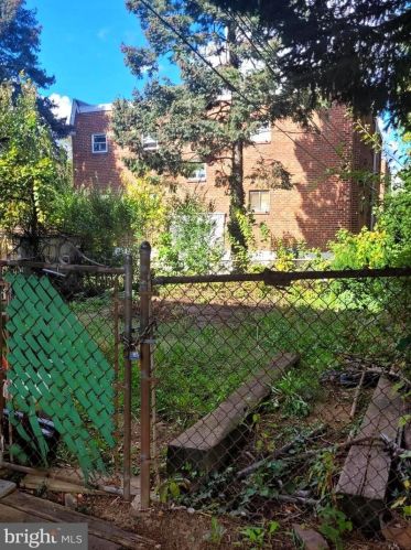 8202 Ditman St, Philadelphia PA 19136-2814 exterior