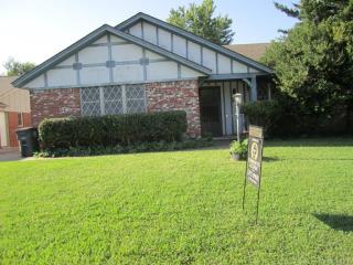 6752 51st Pl, Tulsa, OK 74145-7601