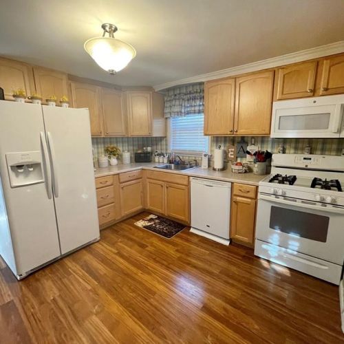 114 Claypool Dr, Warwick, RI 02886-8105