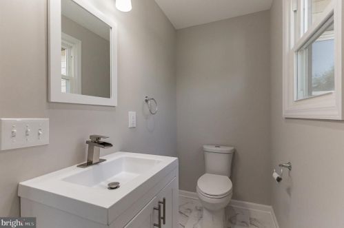 319 Marne Ave, Tavistock NJ 08033-1444 exterior