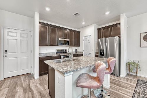 21543 59th Pl, Denver CO  80019-6614 exterior