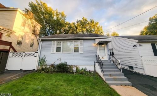 9 Rich St, Irvington, NJ 07111-2020
