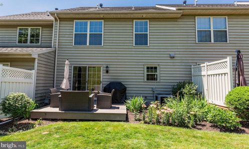 673 Royal Vw Dr, Lancaster PA  17601-2873 exterior