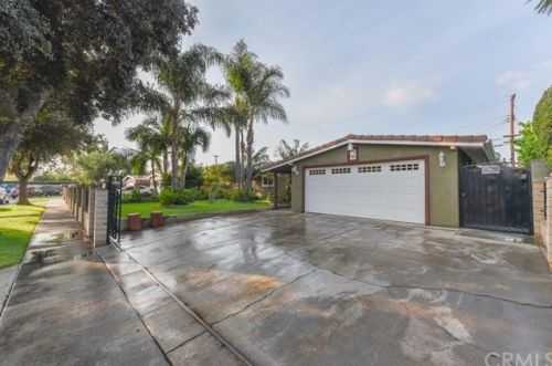 521 Griffith Pl, Santa Ana, CA 92707-1330