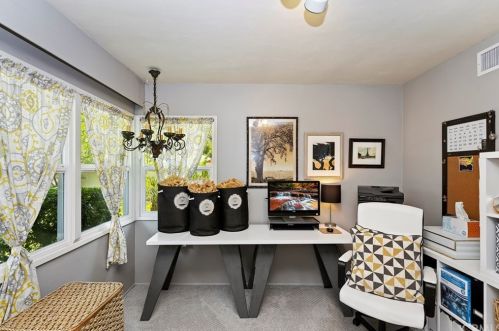 3391 Mono Dr, Riverside CA  92506-2151 exterior