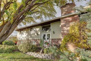 100 Quail Ridge Rd, Selah, WA 98942-9610