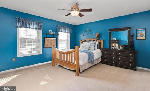 276 Pne Crk Dr, Carlisle PA  17013-9611 exterior