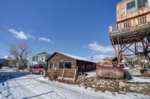 308 Poplar St, Leadville CO 80461-3350 exterior