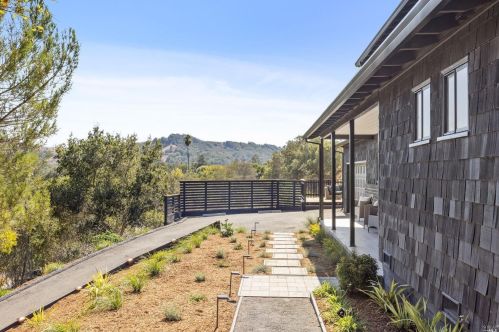 558 Miller Creek Rd, San Rafael CA  94903-1319 exterior