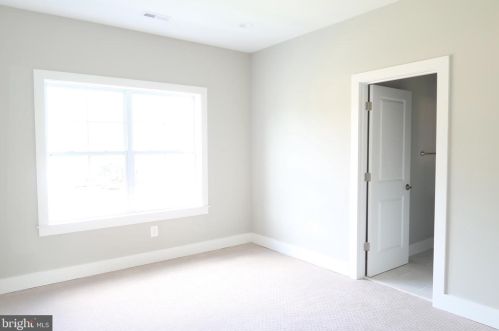 7016 Ridgeway Dr, Springfield VA  22150-3028 exterior