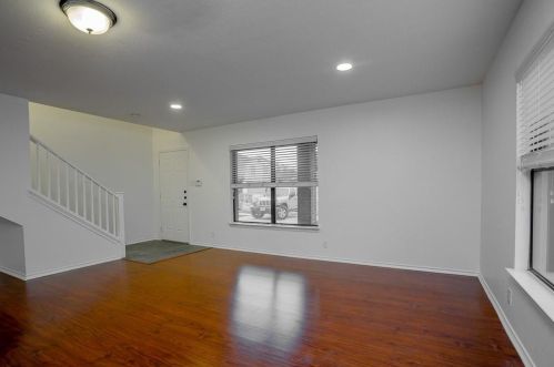 1105 Dexford Dr, Austin TX  78753-1600 exterior