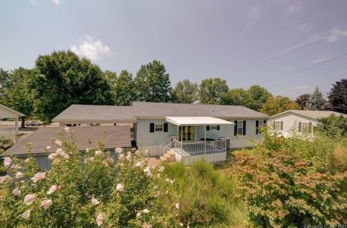 4 Three Garden Ter, Southington CT  06489-1828 exterior
