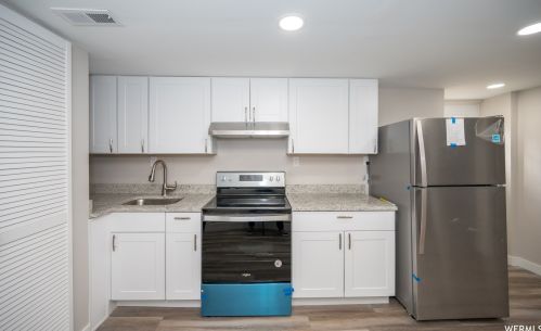 2146 Westfield Cir, Taylorsville UT 84084-4222 exterior