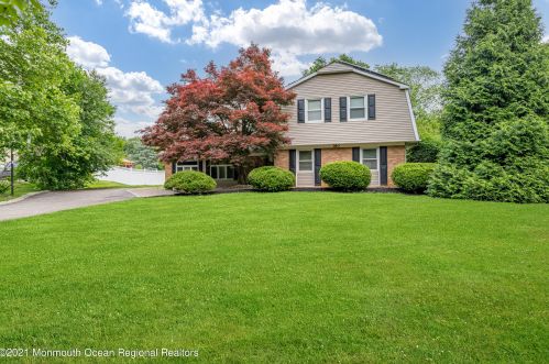 380 Iron Bridge Rd, East Freehold, NJ 07728-2908