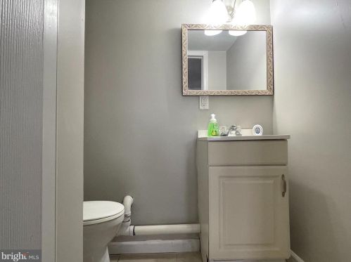 2129 10th St, Philadelphia PA 19148-4425 exterior