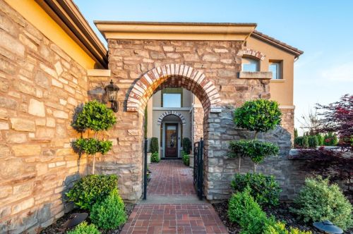 2049 Frascati Dr, Folsom, CA 95762-3968