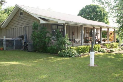397 Casey Rd, Trenton, GA 30752-5324
