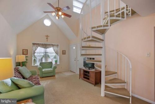 24 Fox Ln, Auburn, NJ 08085-1459