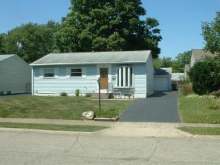 1304 Zebulon Ave, Columbus OH  43224-2771 exterior