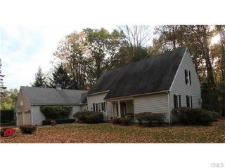9 Oratory Ln, Gaylordsville, CT 06755-1113