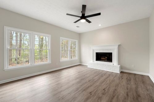 340 Falcon Creek Dr, Suwanee GA  30024-2598 exterior