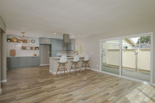 264 Aspenwood Ln, Encinitas, CA 92024-3003