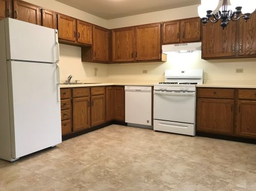 3770 Johns Manville Ave, Gurnee, IL 60031-5472