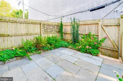 880 20th St, Philadelphia, PA 19130-2025