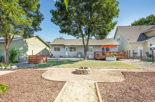 18409 Spyglass Rd, Middletown, CA 95467-8657