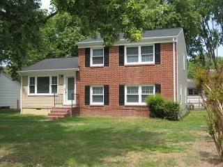832 Thames Dr, Hampton, VA 23666-2021