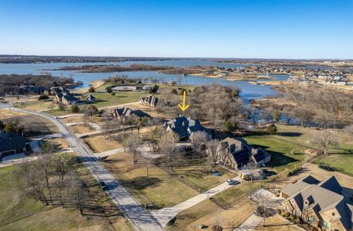 6300 Preferred Dr, Fort Worth TX  76179-8203 exterior